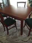 Conjunto de mesa e 4 cadeiras