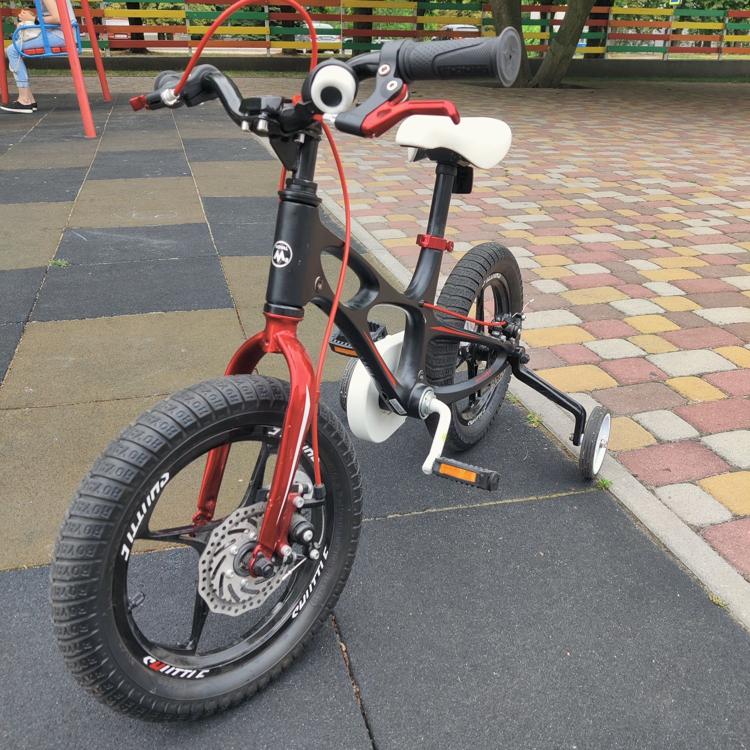 Продам детский велосипед Royal Baby Spase Shutltle