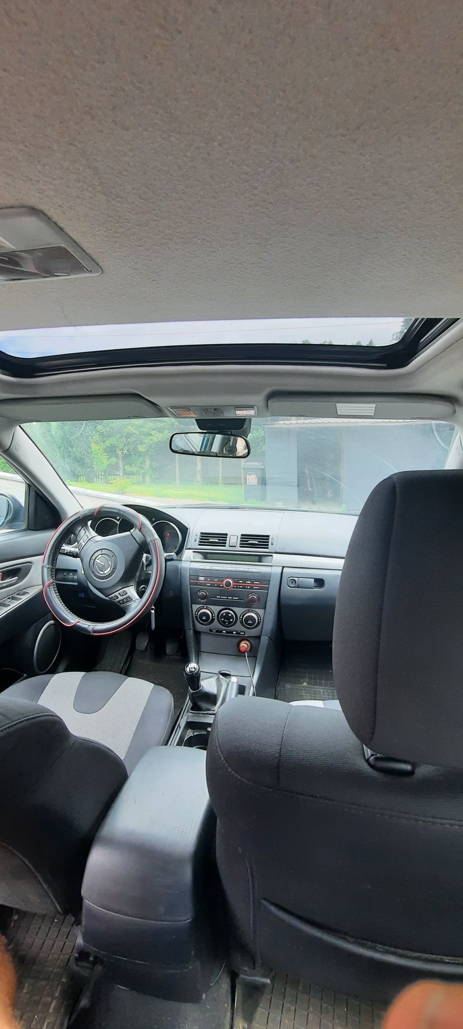 Mazda 3 doinwestowana mechanicznie.