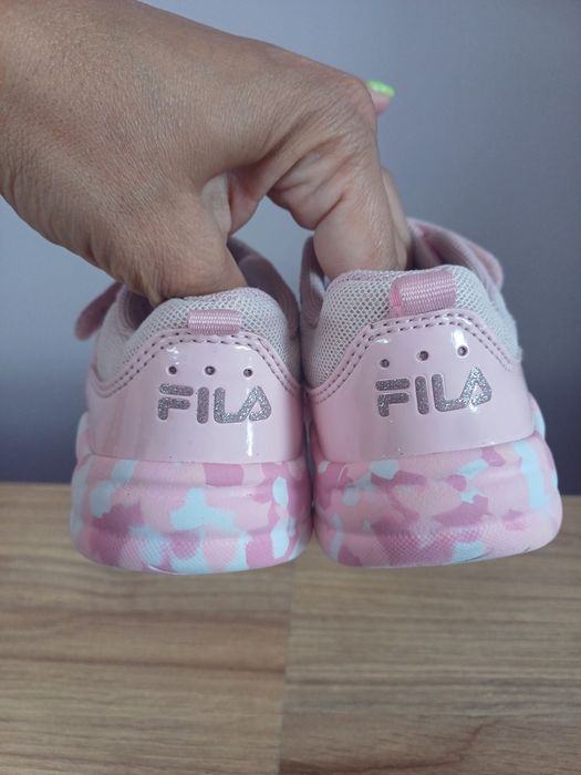 Buty sportowe fila rozm. 25