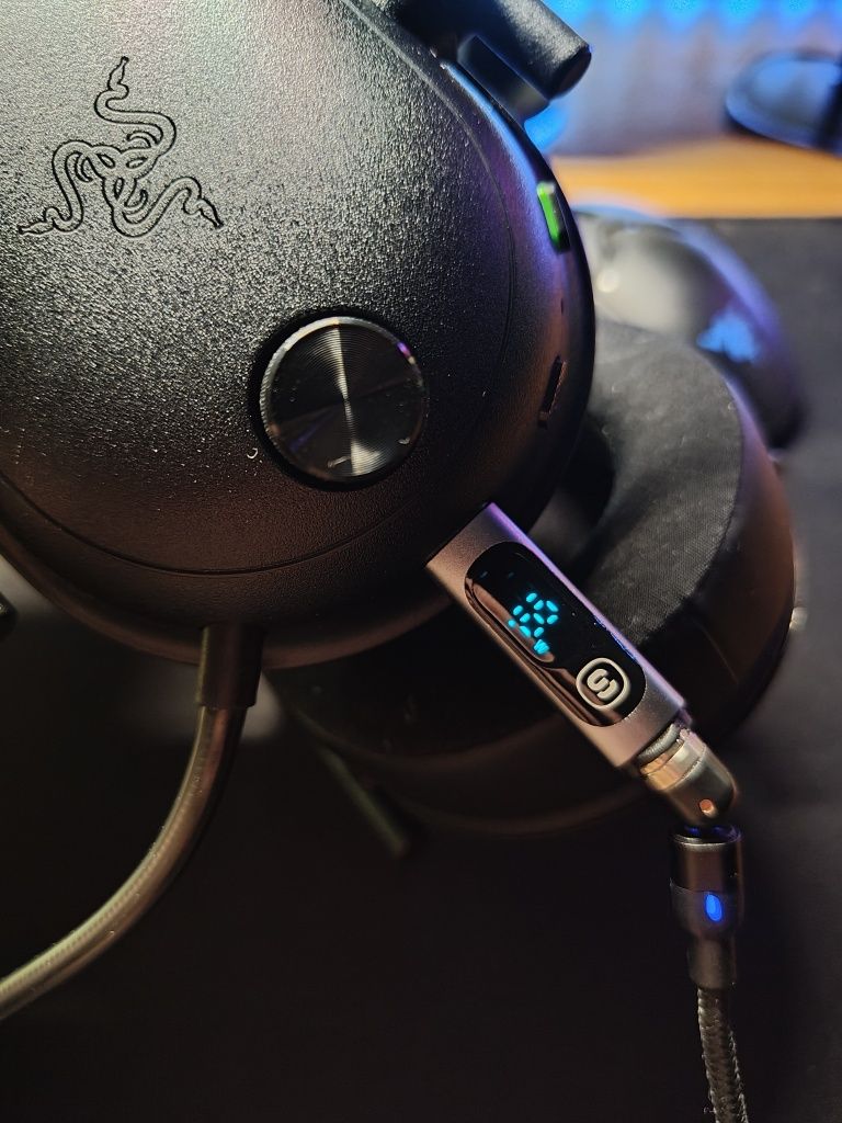 Adapter USB C z cyfrowym wyświetlaczem LCD 240W