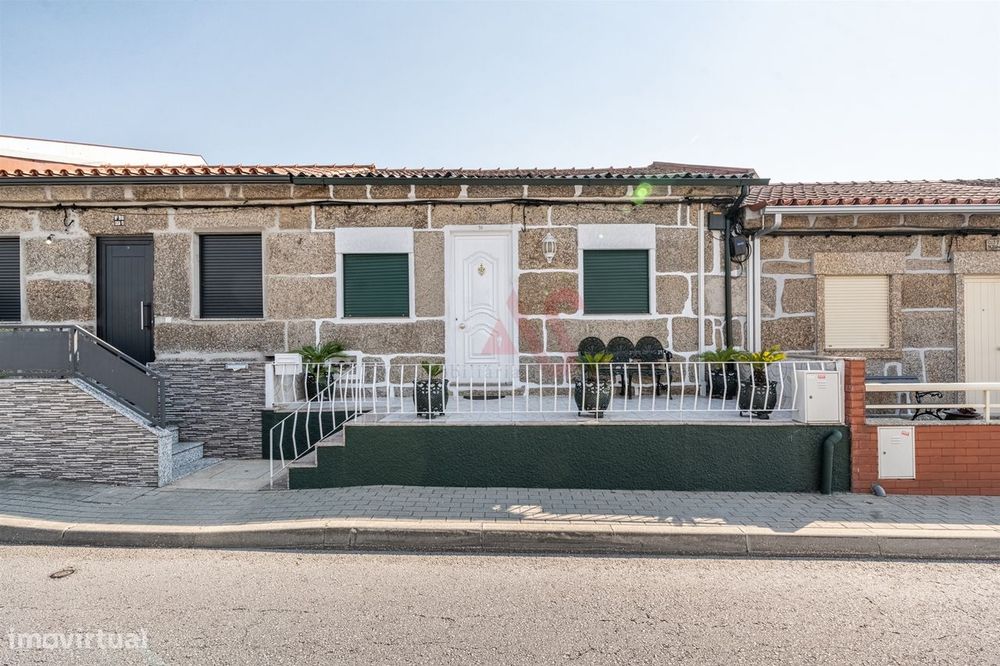 Moradia T2+1 com contrato de arrendamento de longa duração – Azurém, G