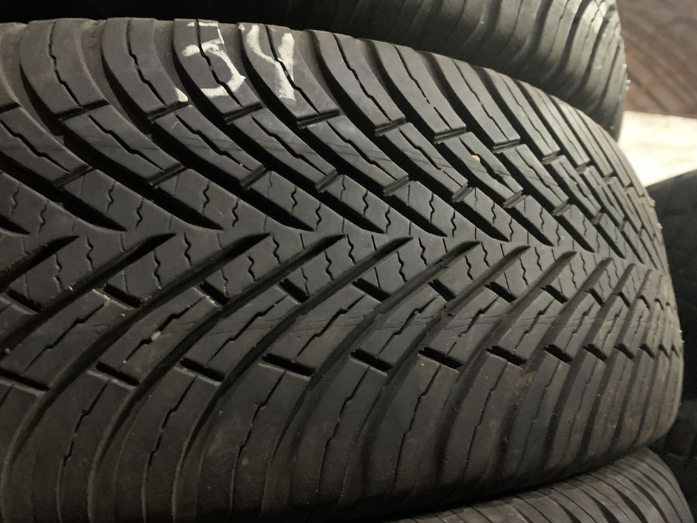 Шины б/у всесезонные 185/65 R15 Vredestein Quatrac