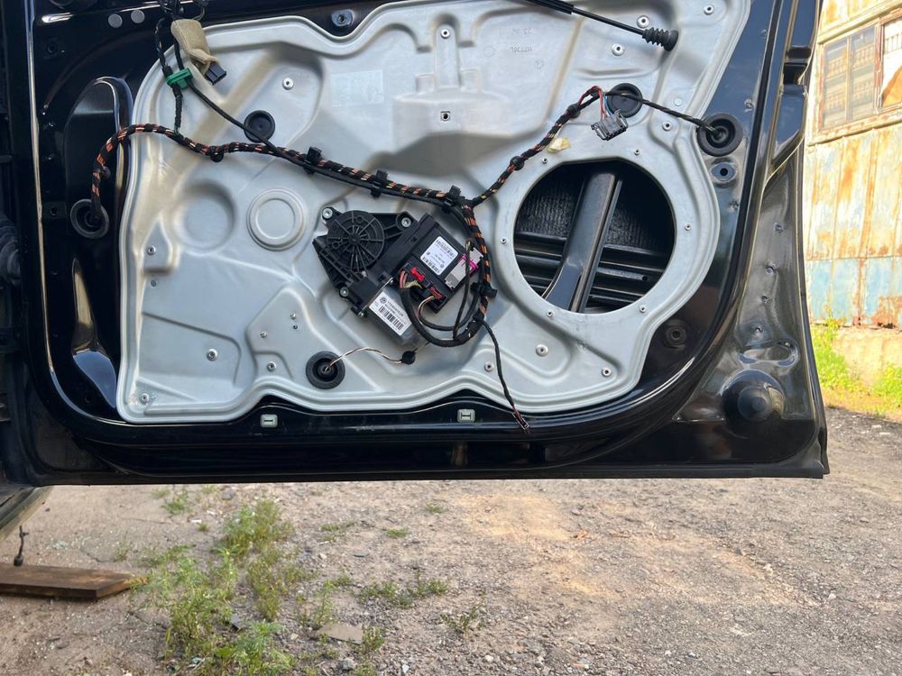 Передние двери Skoda Octavia A5