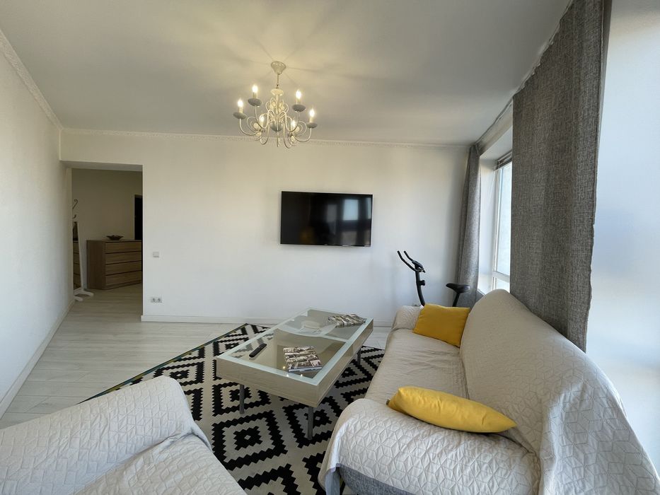 ЦЕНТР!Продаж простороі та світлої 2 кім квартири!