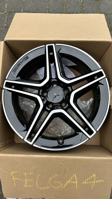 Alufelgi Mercedes c118 Cla 35 AMG Oryginalne z 2 oponami