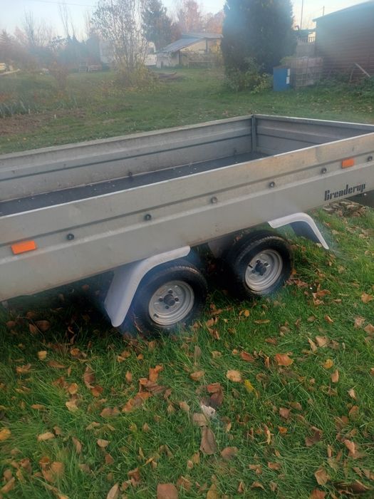 Sprzedam przyczepkę 750 dmc