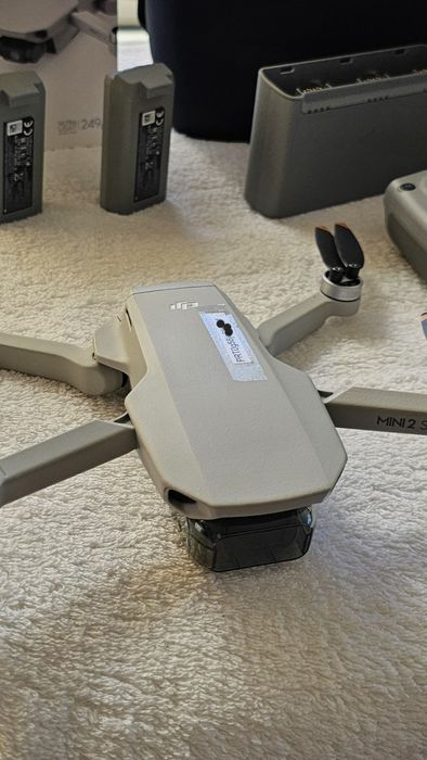 Dji Mini 2 SE Fly More Combo + Care Refresh