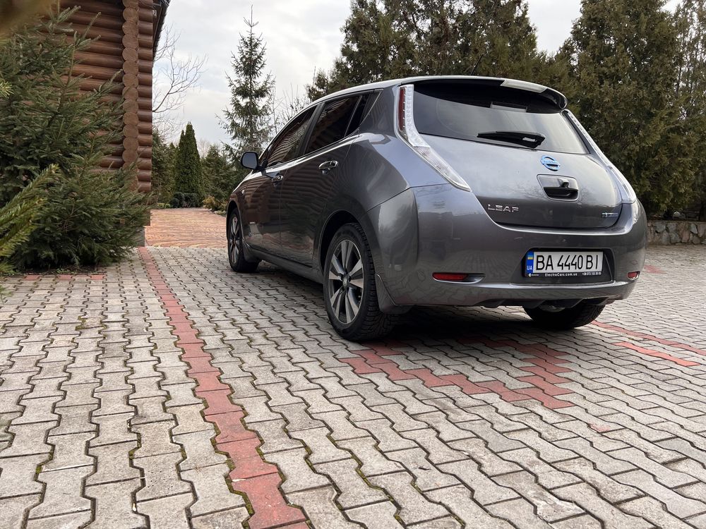 Nissan leaf продам