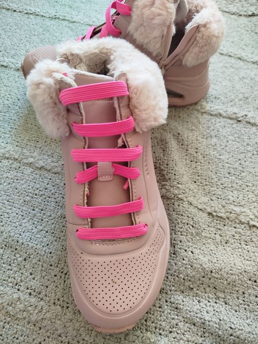 Buty dla dziewczynki sezon jesień -zima Skechers róż 32.