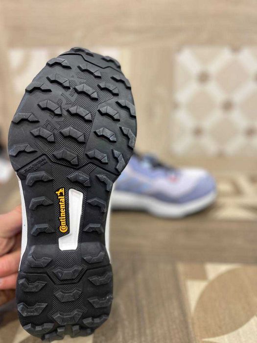 Розпродаж! Нові оригінальні кросівки Adidas Terrex AX4 W (38 2/3)