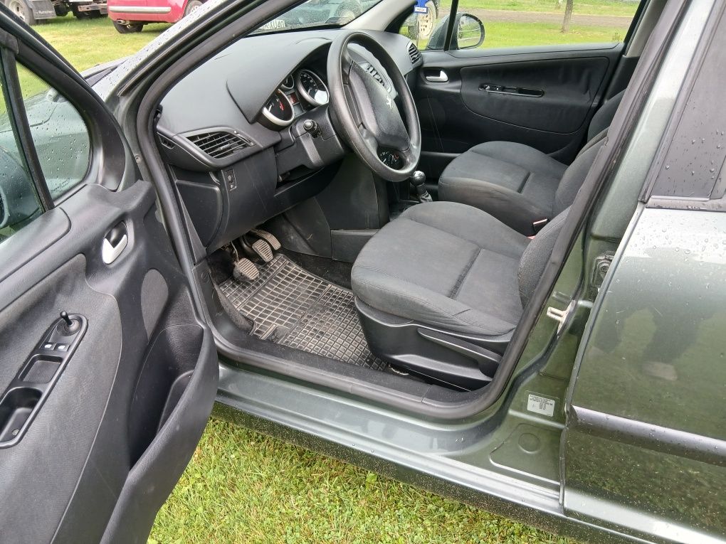 Sprzedam Peugeota 207 1.4 benzyna