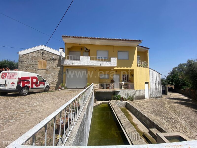 Moradia Geminada T3 / Fundão, Soalheira