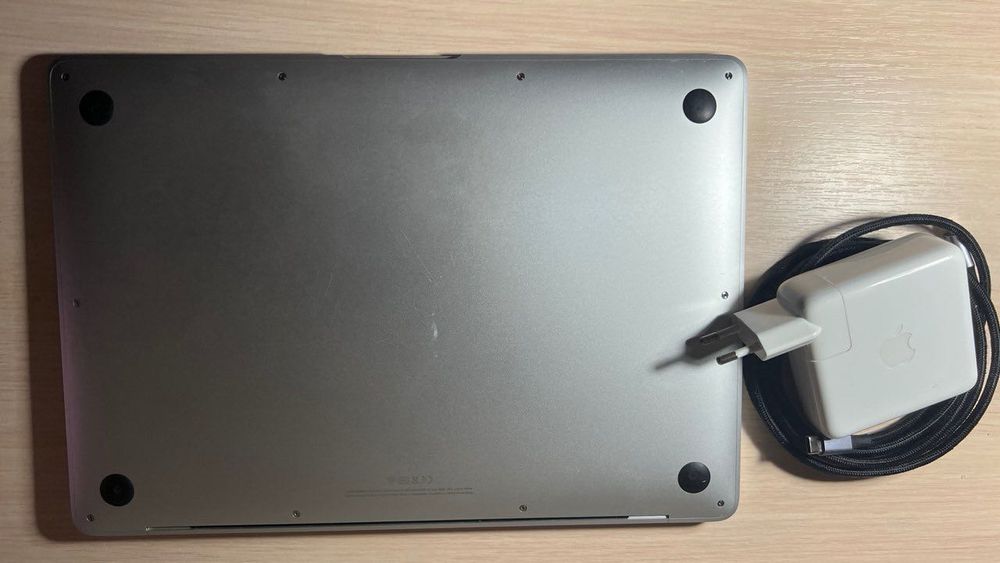 MacBook Air M1 8/512
