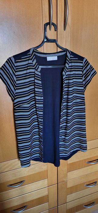 Camisa azul riscas meia manga Milano / camisa C&A coral manga acava