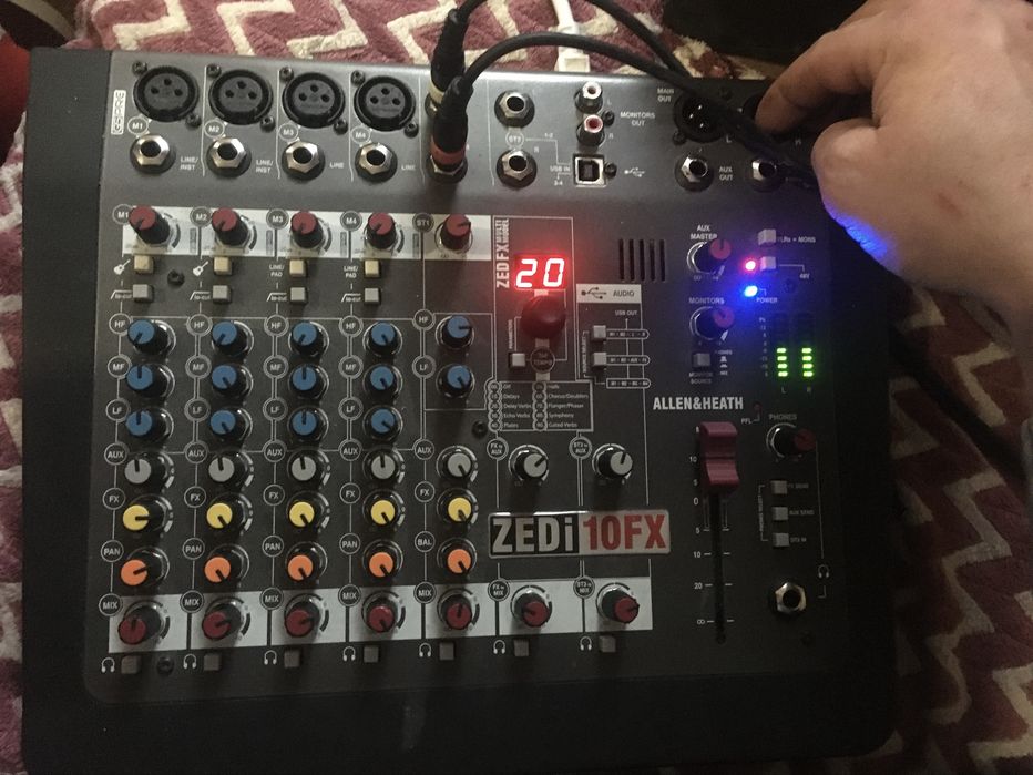 мікшерний пульт zedi 10 FX