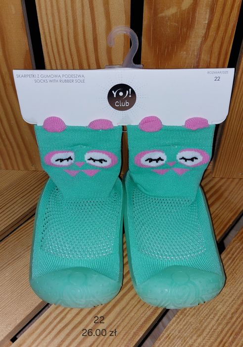 Skarpetki z gumową podeszwą - rozmiar 22
