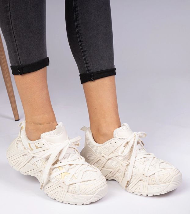 Beżowe sneakersy na masywnej podeszwie Telda