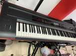Продам робочу станцію KORG KROSS 88. Молоточкова клавіатура 88-клавіш