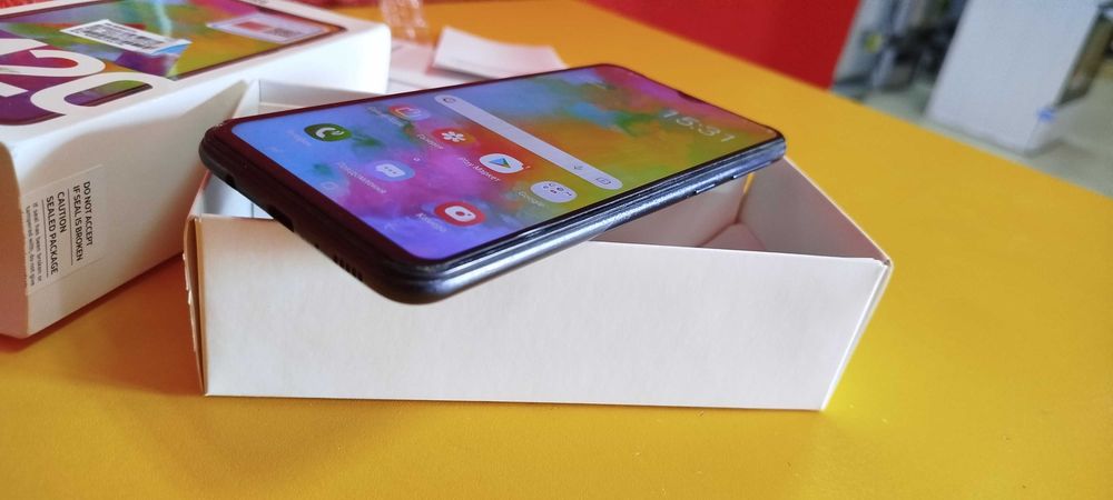 Samsung m20 3/32 gb Робочий.