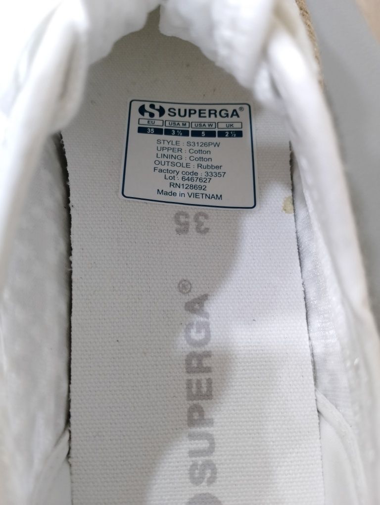 Жіночі еспадрильї Superga