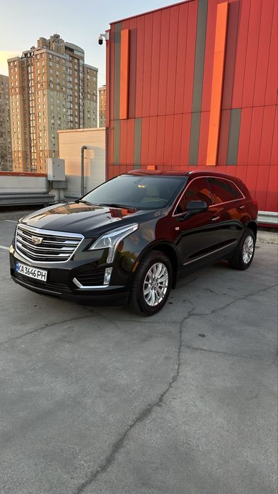 Чорний Каділлак. Пробіг 69000 км Стан нового автомобіля