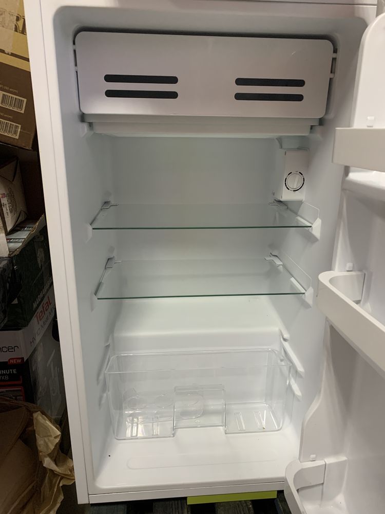 Продам однокамерный холодильник Liberton