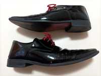 Sapatos pretos bicudos para Homem (Tam. 40)