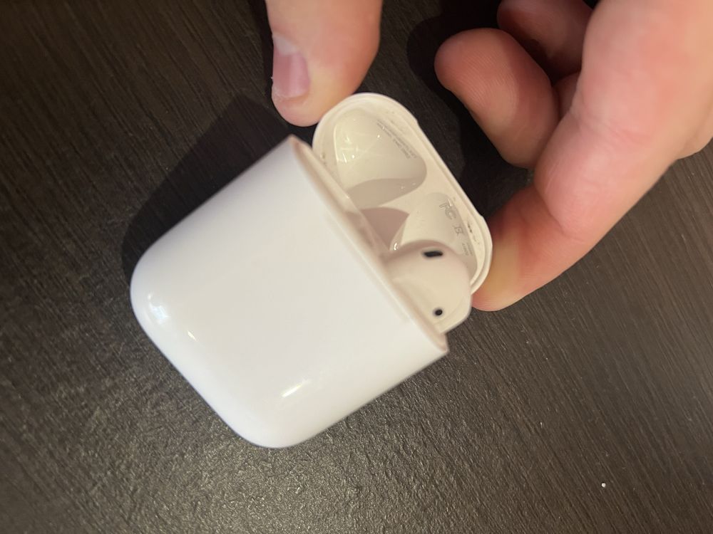 Кейс Airpods