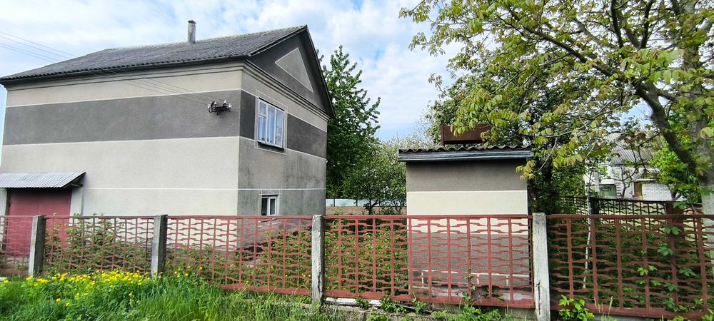 Дачний будинок з землею