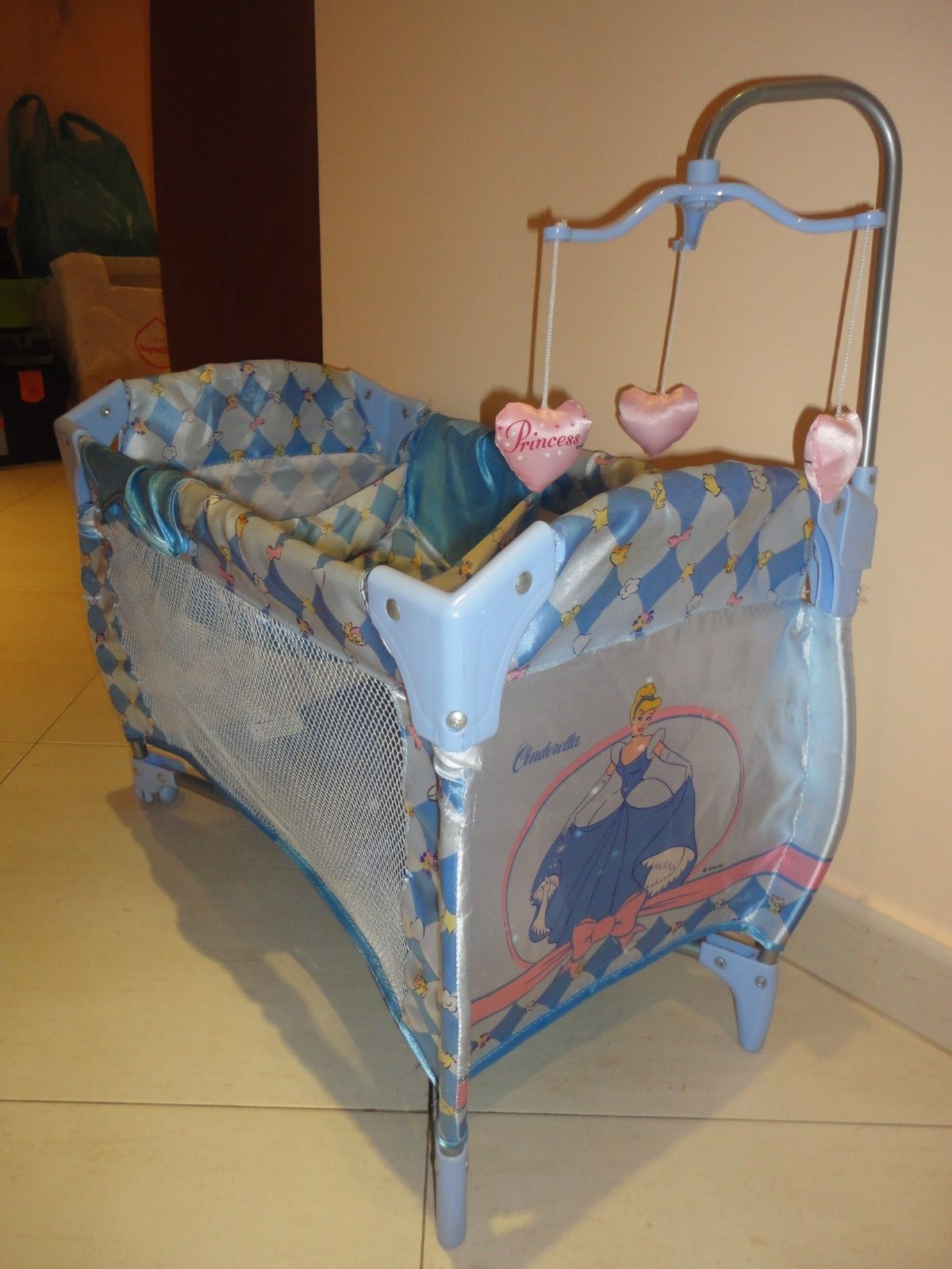 Cama de brincar cinderela