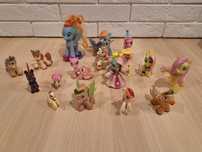 16 szt figurek kucyków.
