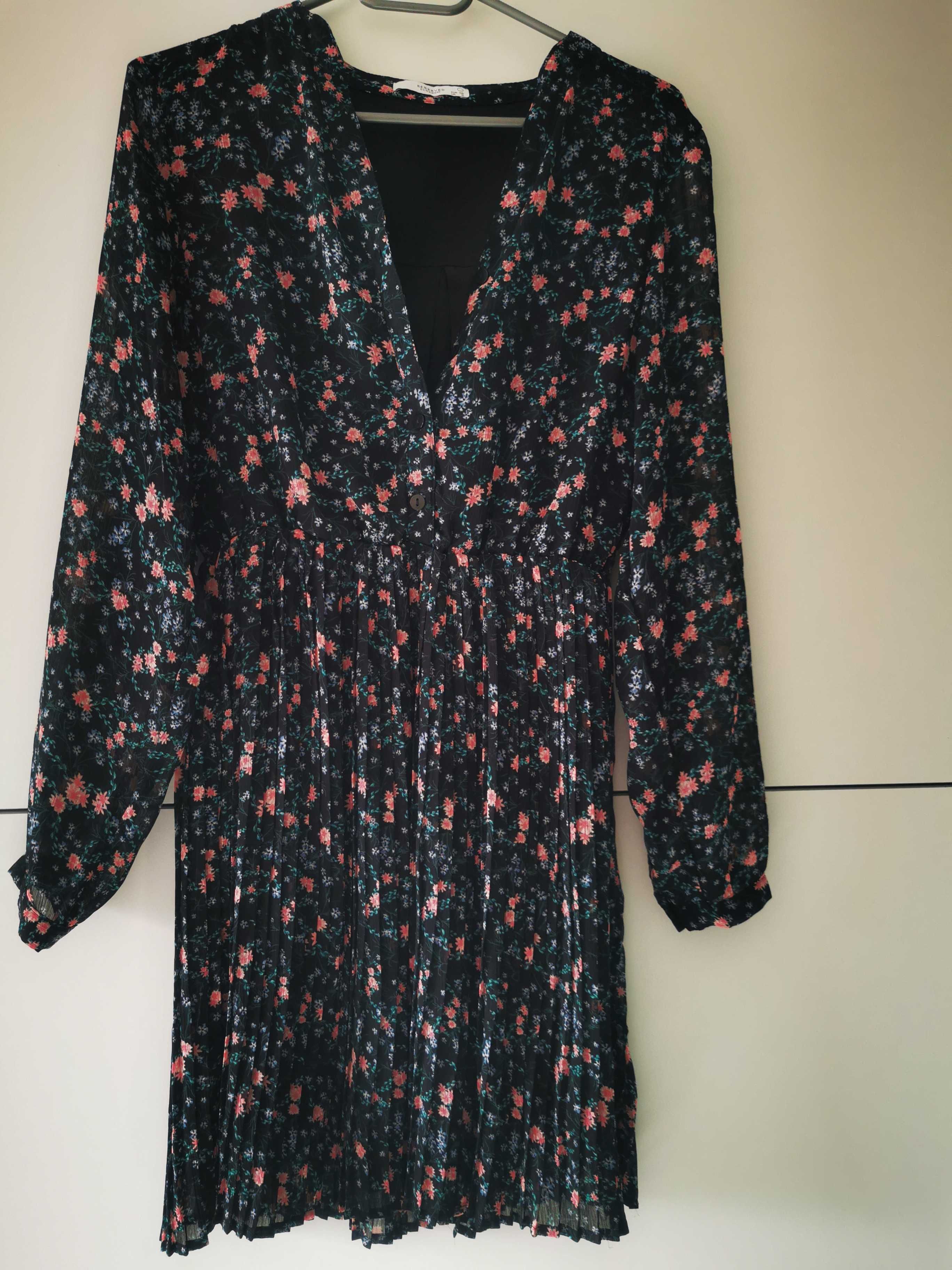 Sukienka Reserved czarna w kwiatki 36