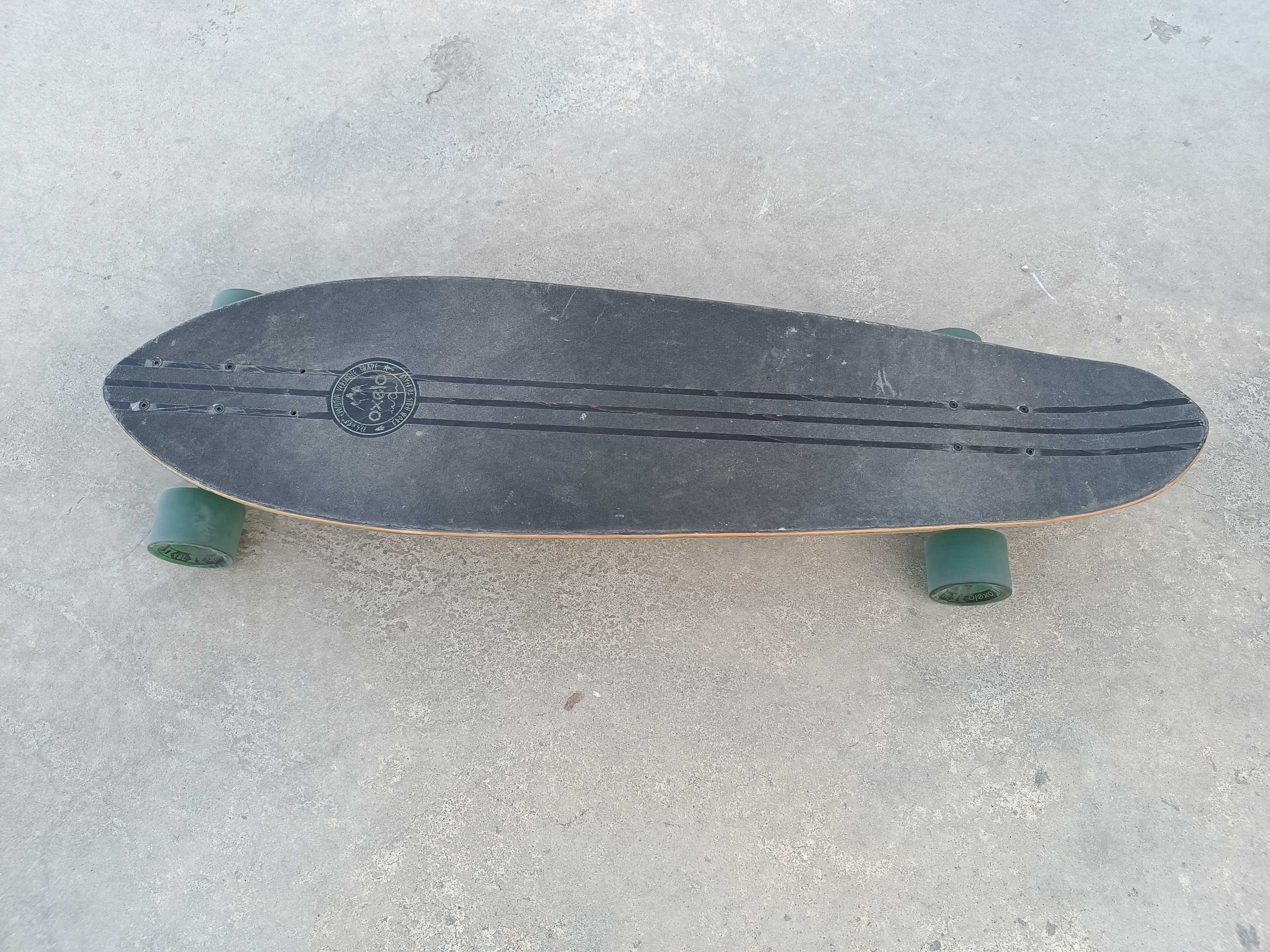 Skate Oxelo Cruiser em muito bom estado.