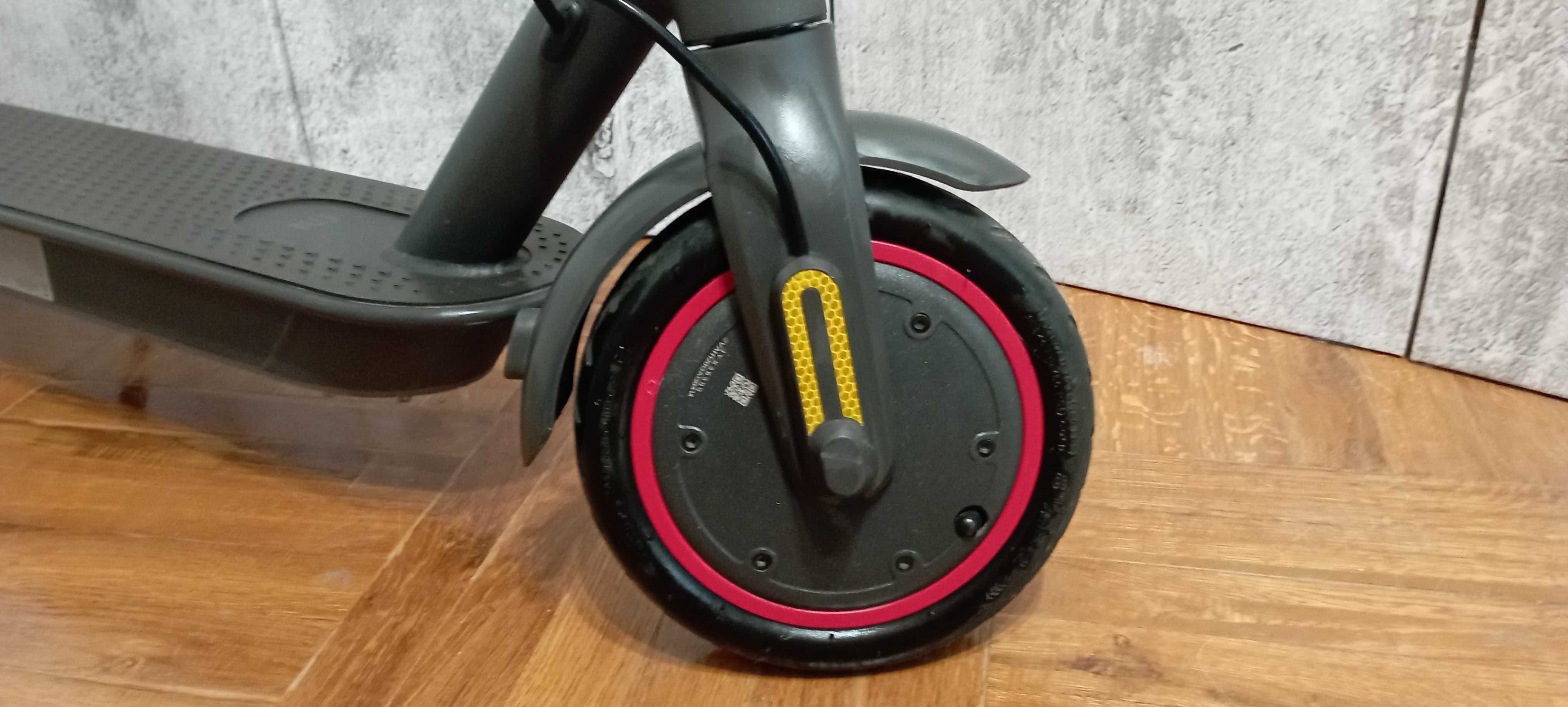 Електросамокат Xiaomi Mi Electric Scooter Pro 2 Black