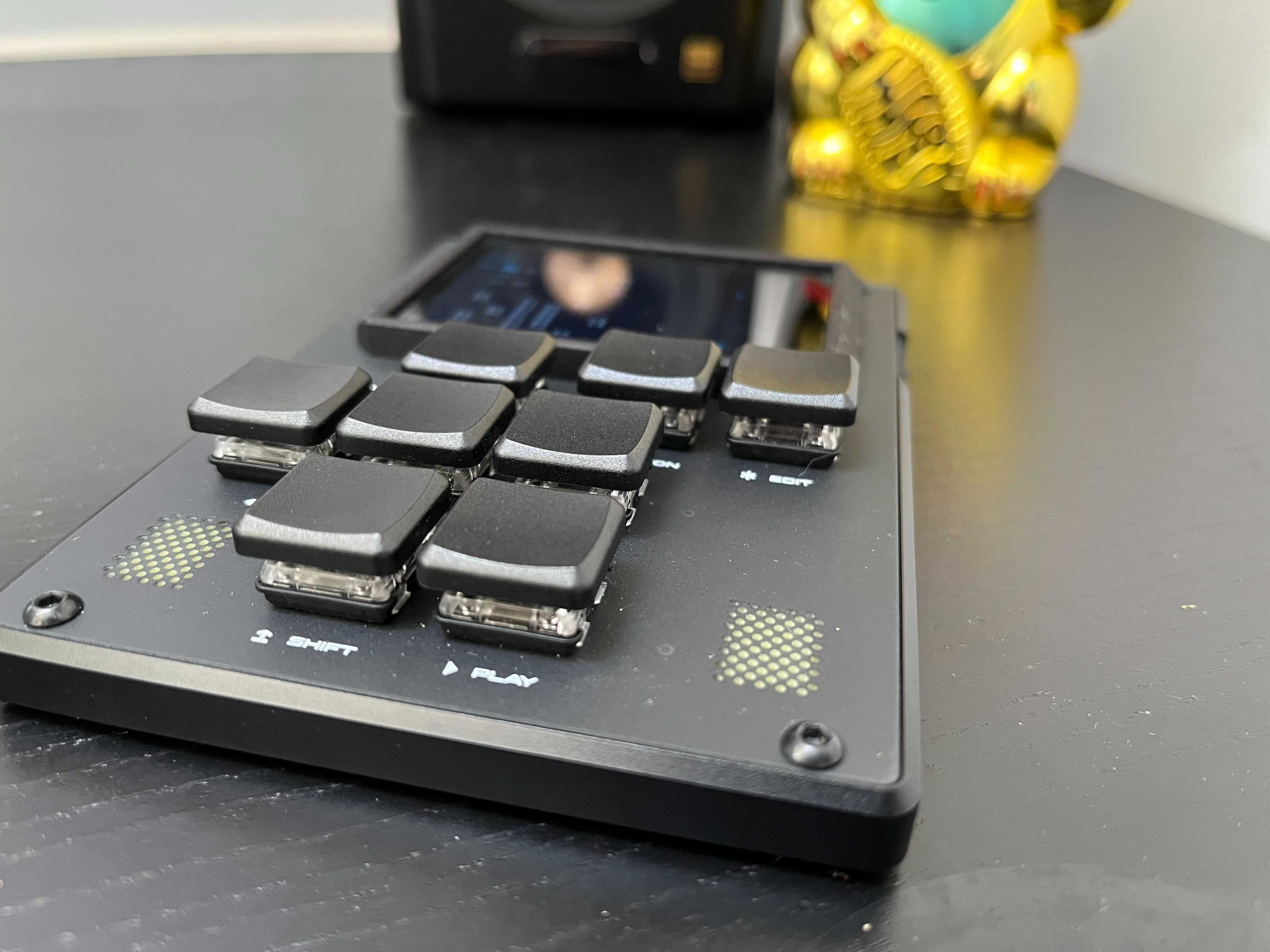 Dirtywave m8 tracker groovebox sekwencer sampler syntezator