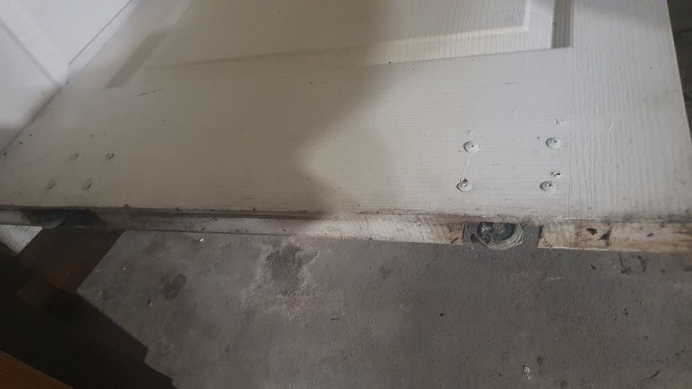 Продам двері з розсувною системою в гараж або сарай чи підвал