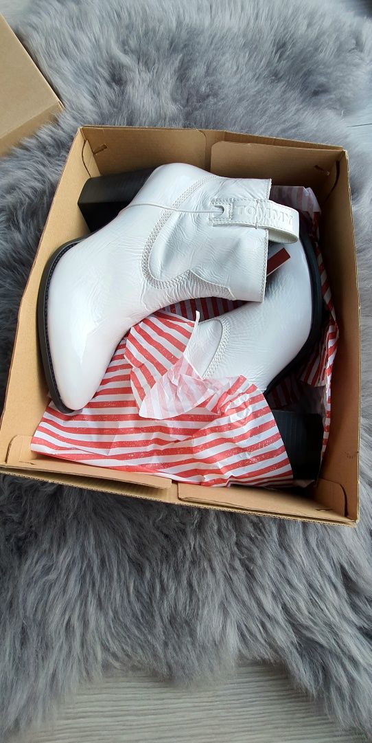 Nowe botki kozaki Tommy Hilfiger Jeans rozmiar 41