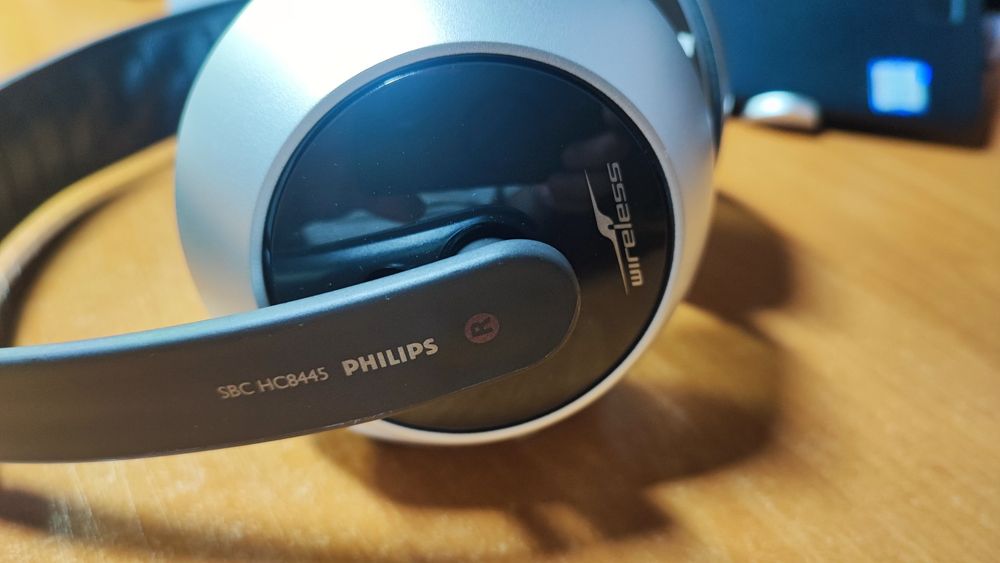 Навушники бездротові Philips wireless sbc hc 8445