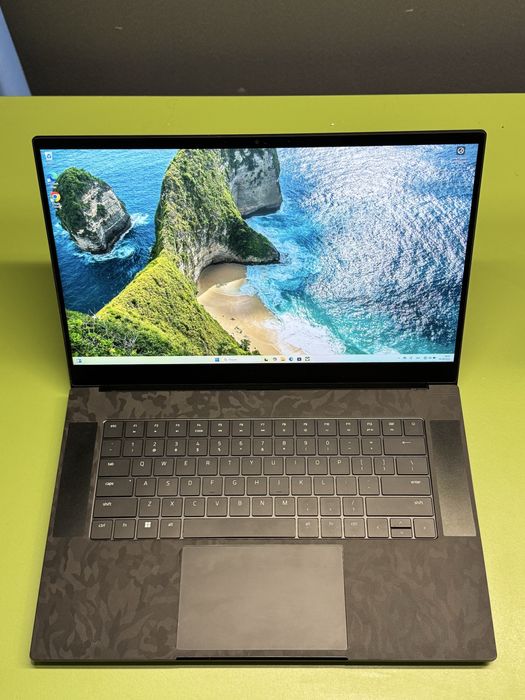 Ноутбук Razer Blade 15 (i7-13800H, RTX 4070, 1tb, 16gb DDR5, 2k 240hz)