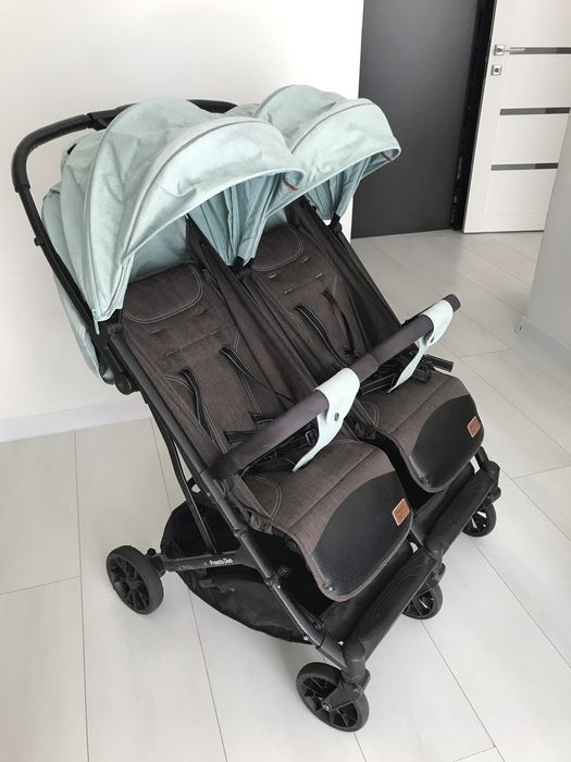 Дитяча прогулянкова коляска для двійні CARRELLO