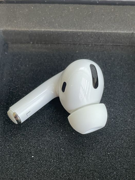 Продам AirPods pro лівий оригінал L без кейсу