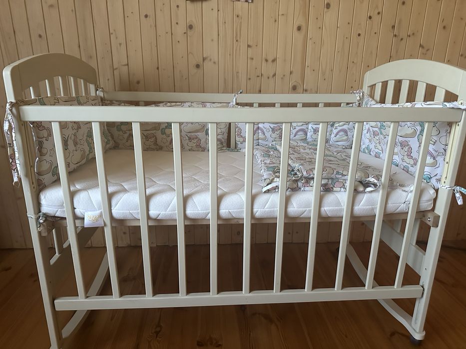 Дитяче ліжко+ матрац+ бортики- повний комплект