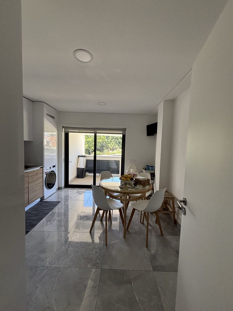 Apartamento T2 em Condominio fechado com Jardim privado de 100m2