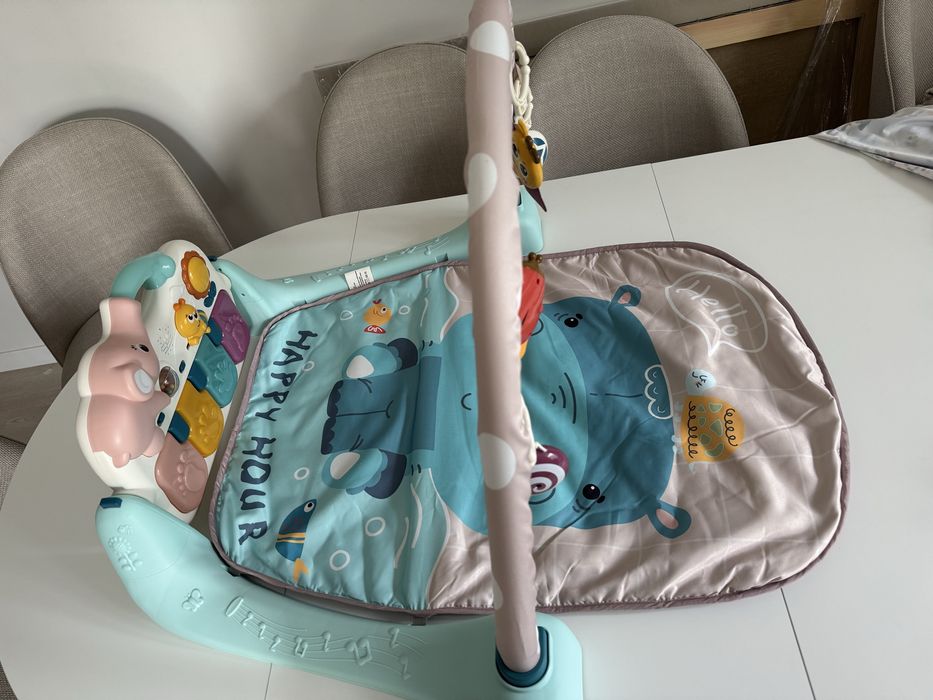 Дитячий розвиваючий килимок Hola.