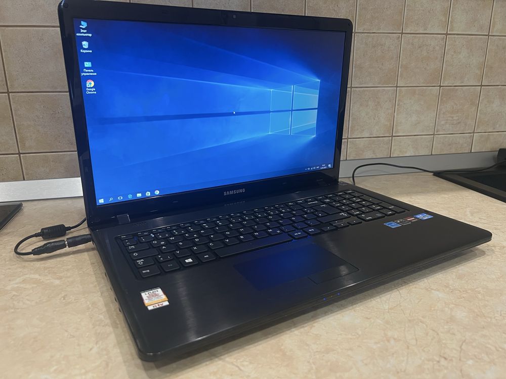 Ноутбук Samsung i3
