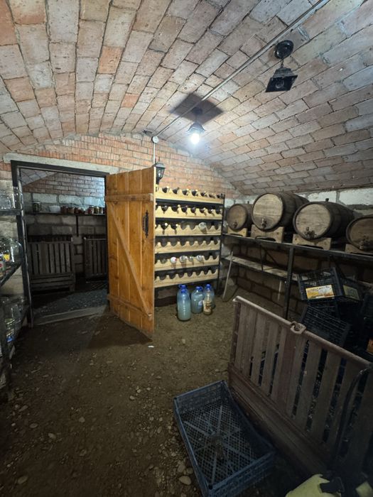 Земельна ділянка, 0.10 га, з будівлею 140 м. кв.