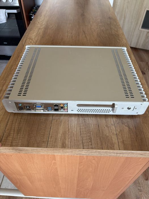 Bezgłośny komputer Streacom ST-fc5s EVO WS