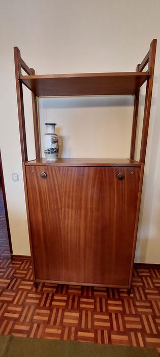 Móvel com cama embutida