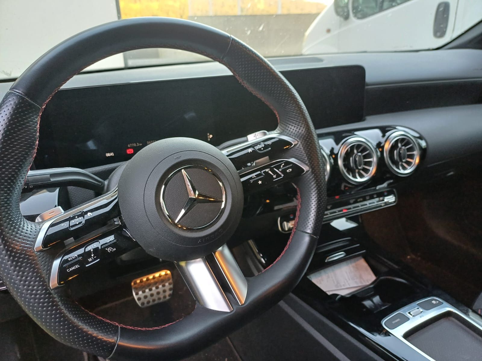 Mercedes classe A 250 e limousine.
